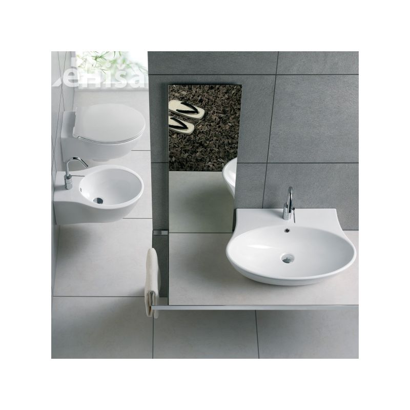 Viseča WC školjka NIDO brez stranskih lukenj HATRIA YXMD01
